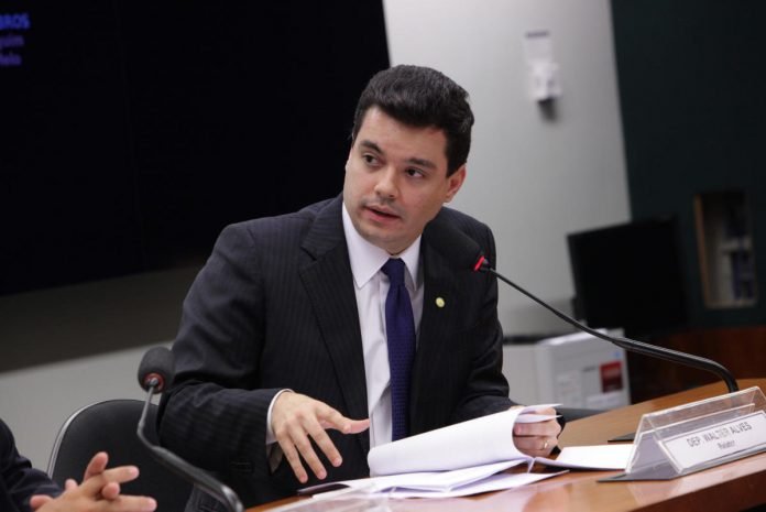 C.E. Processo de Apreciação de MP (PEC 70/11) Reunião Ordinária